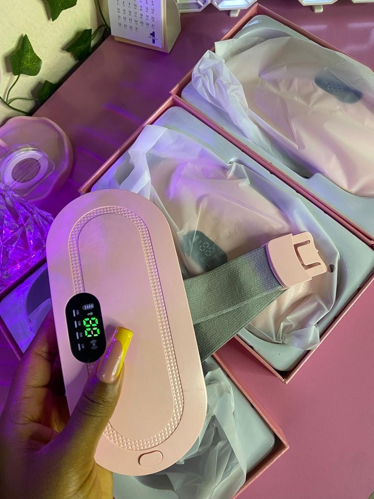 3 boutons ( chaleur, vibration, on/off
ceinture chauffantes menstruelles : couleurs blanche ou rose