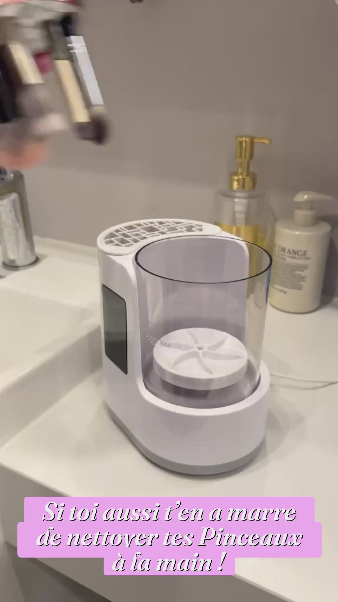 Nettoyeur de pinceaux magique 💖 – Nettoie et sèche tes pinceaux rapidement !
